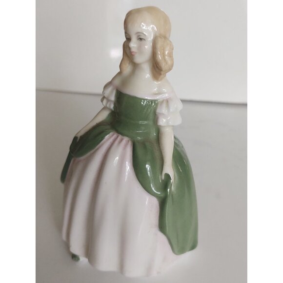 Vintage Royal Doulton Figurine "Penny" HN2338 1967 4 3/4" - Picture 6 of 8
